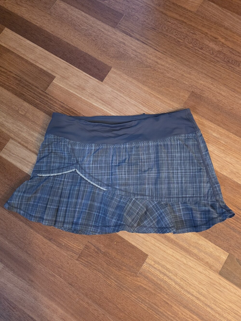 Lululemon Run Full Tilt Skirt Size 8 EUC